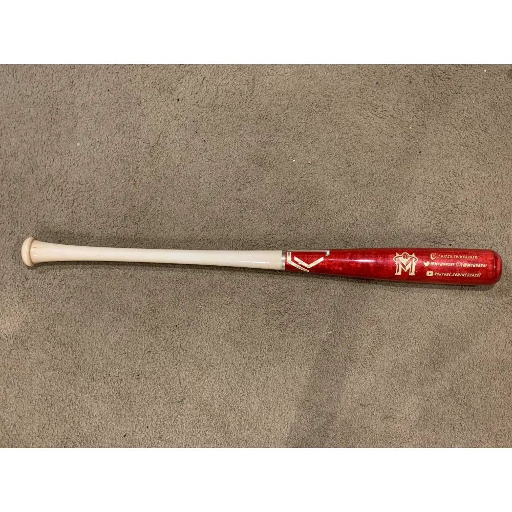 LV MLB The Show Streamer Diamond Dynasty Trophy Bats